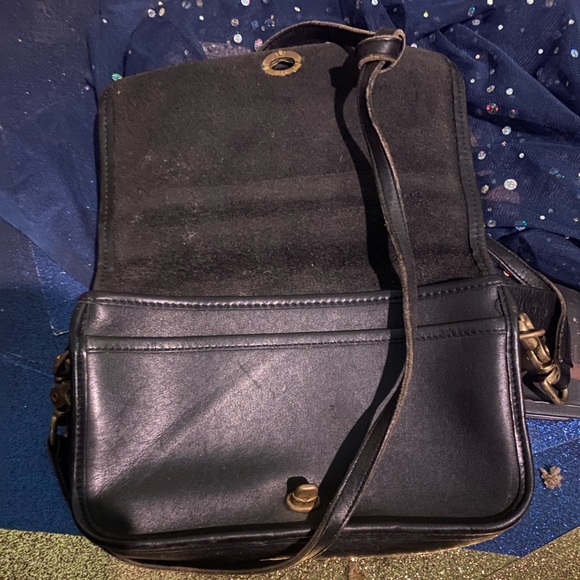 COACH MADE in USA BLACK GOLD DINKY LEATHER CROSSBODY Bag RARE GORG 💚ED Sm VNTG - Picture 7 of 15